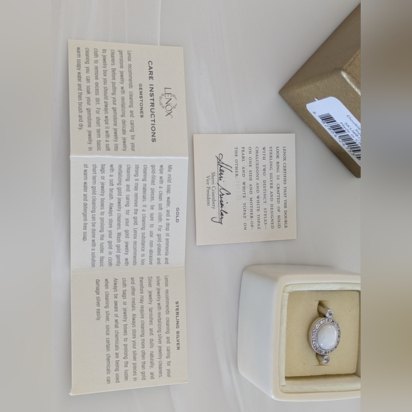 Lenox Silver Ring with White Center Stone - Picture 6 of 8